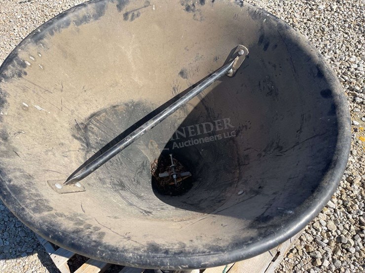 3-pt.-pto-drive-seed-spreader,-from-the-estate-of-dr.-ken-buchmann-image-5
