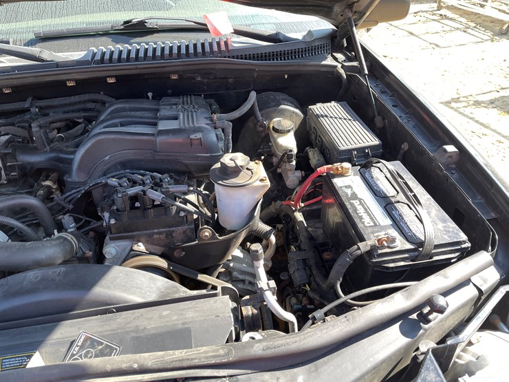 2004-ford-explorer-image-75