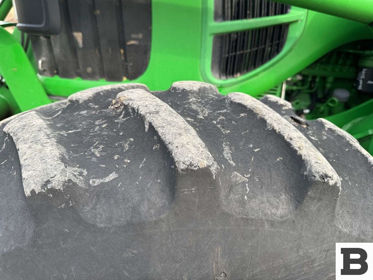 2011-john-deere-6115d-image-42
