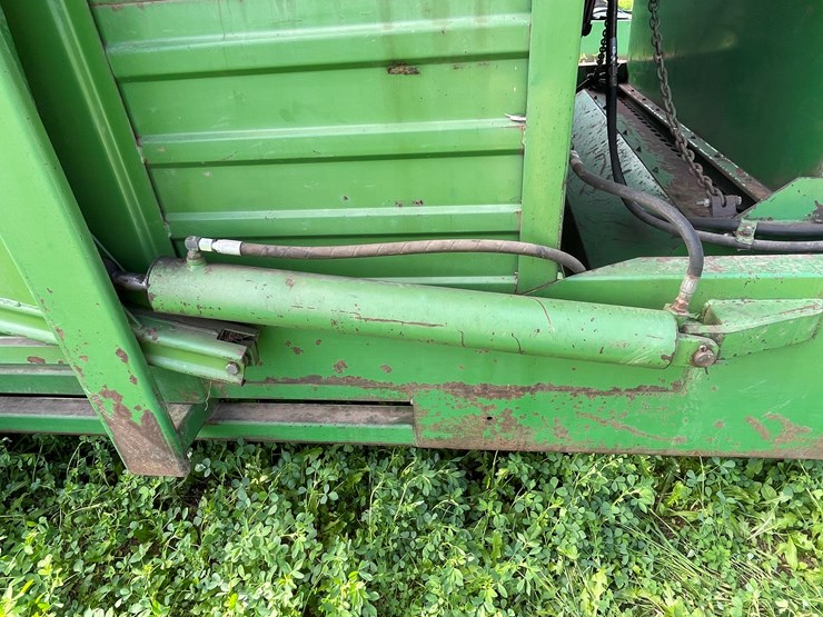 john-deere-200-image-17