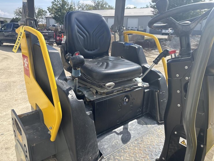 #5056-•-2019-wacker-neuson-rd28-smooth-drum-roller-image-19