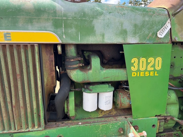 john-deere-3020-image-10