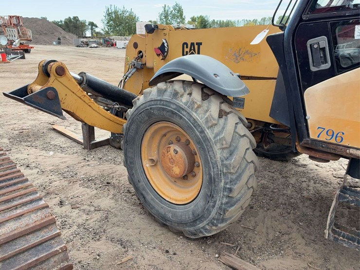 2004-caterpillar-th560b-image-24