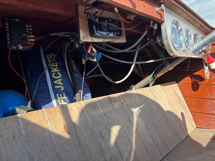 #100-•-1959-chris-craft-runabout-boat-image-24