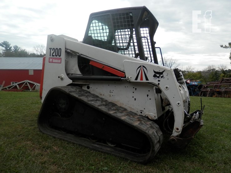 2002-bobcat-t200-image-3