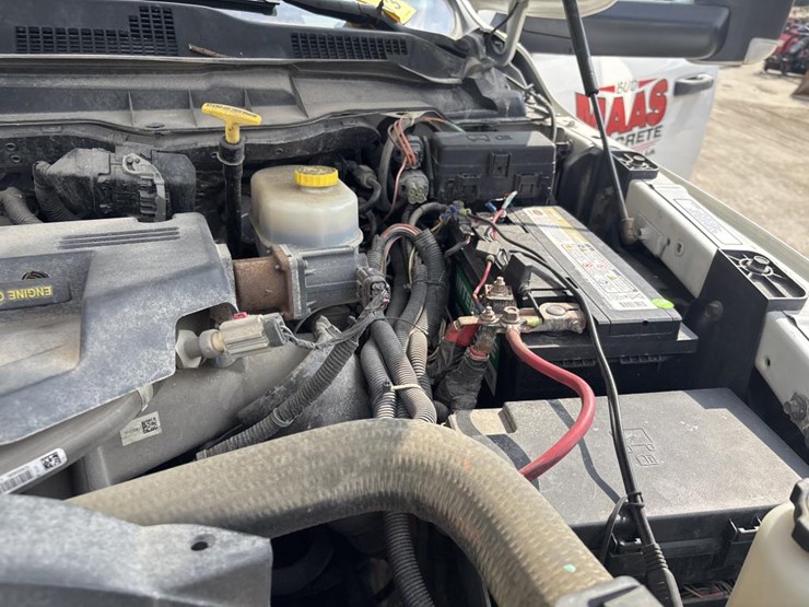 2016-dodge-ram-3500-image-25