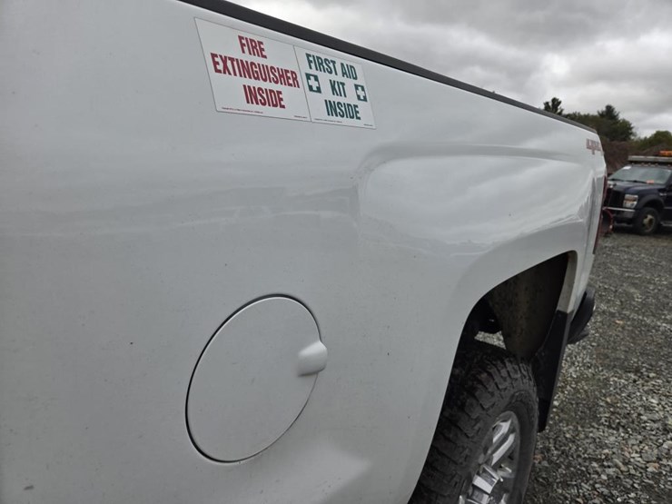 2018-chevrolet-2500-image-17