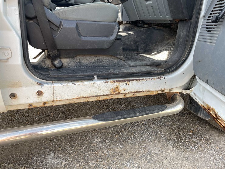 2011-ford-f250-xl-image-29
