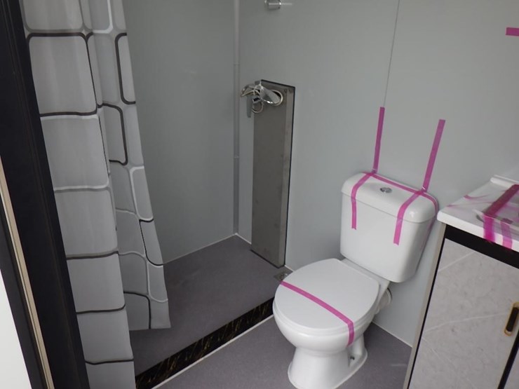 portable-toilet-w/-shower-image-12