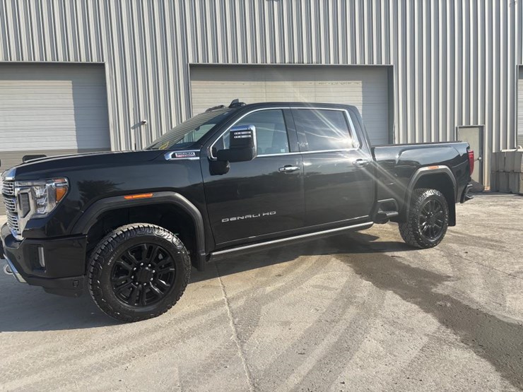 2023-gmc-3500hd-image-2