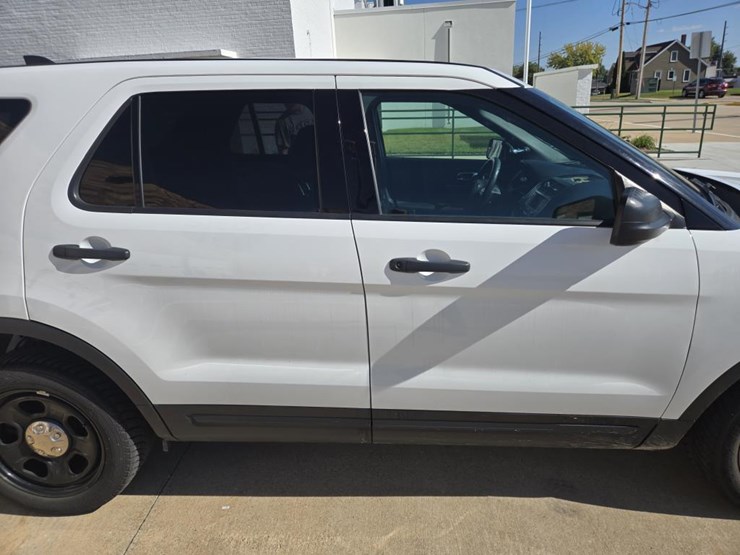 #1825-•-2019-ford-police-interceptor-suv-image-41