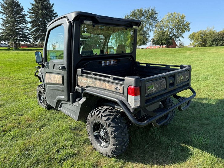 2021-john-deere-gator-image-2