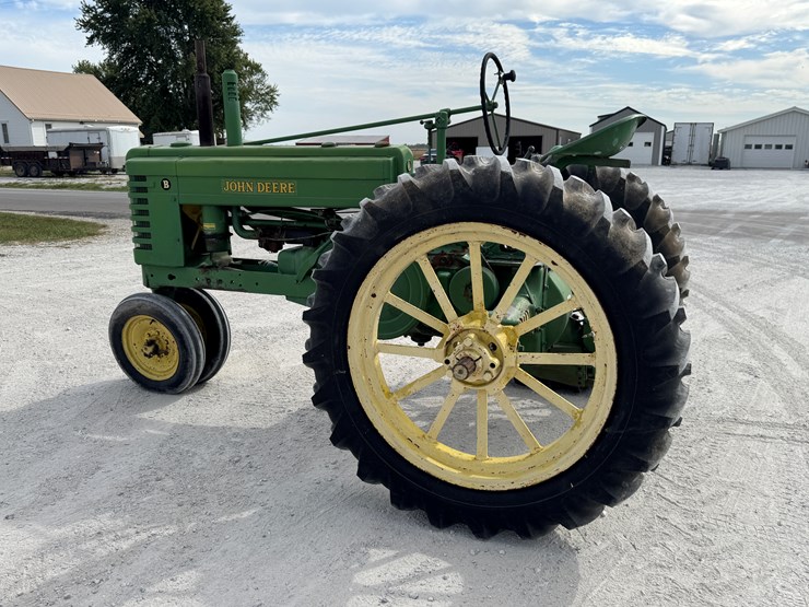 john-deere-b-image-5