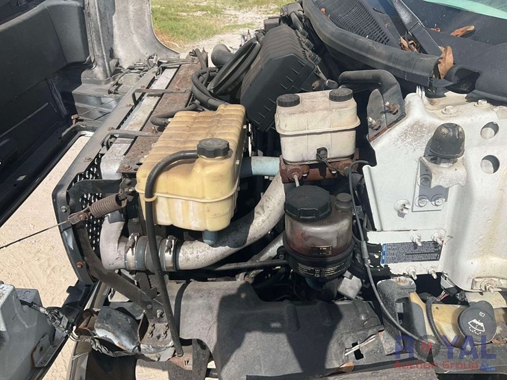 2009-gmc-c5500-landscape-dump-truck-image-8