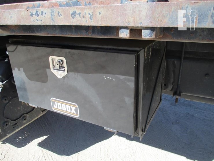 2012-freightliner-business-class-m2-106-image-16