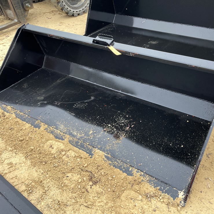 #2008 • New KC 78" Skid Steer Bucket