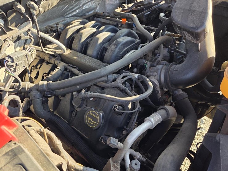2017-ford-f150-image-32