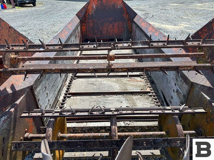 case-manure-spreader-image-11