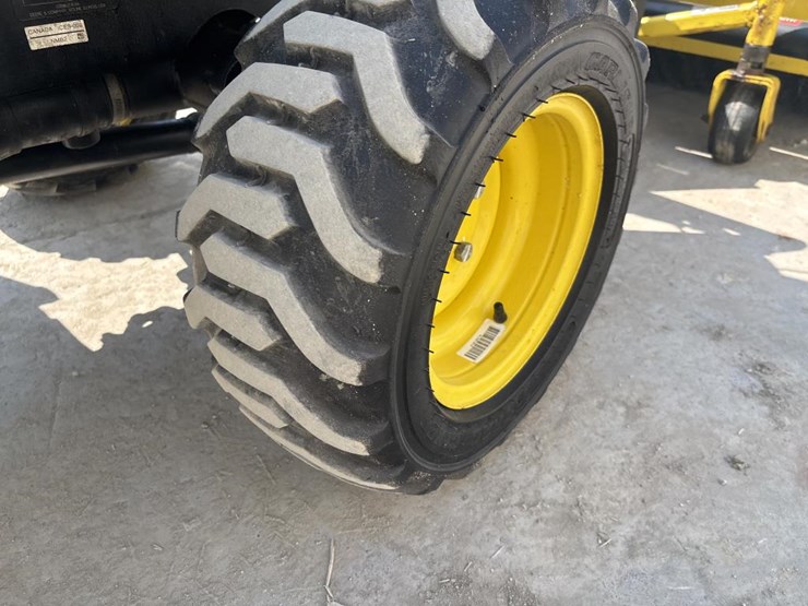 john-deere-1025-image-29