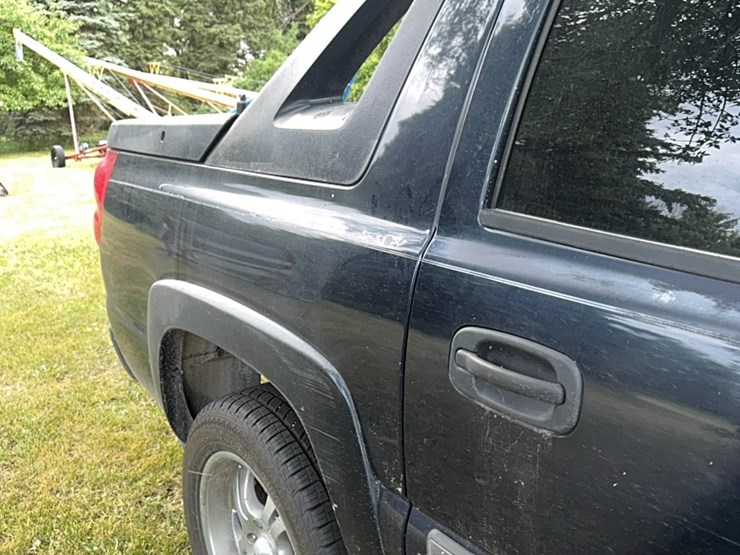 2006-4wd-chevy-avalanche,-az-vehicle,-no-rust,-206,972-miles,-runs-great-image-9
