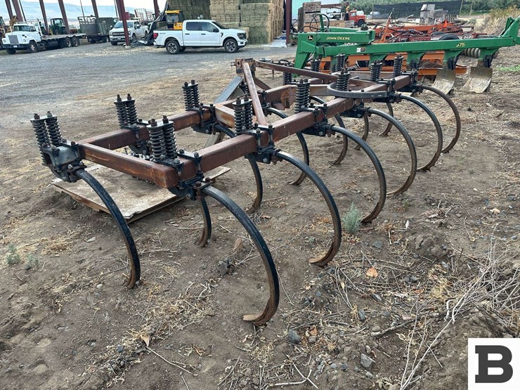 custom-152"-chisel-plow-image-3
