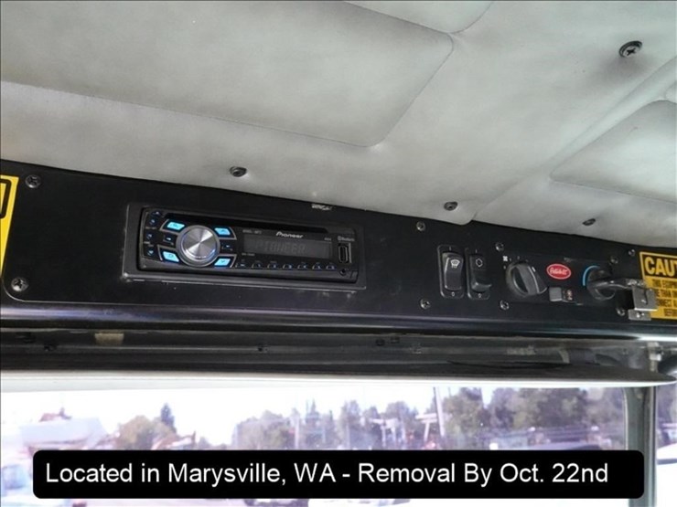 2009-peterbilt-pb320-image-41