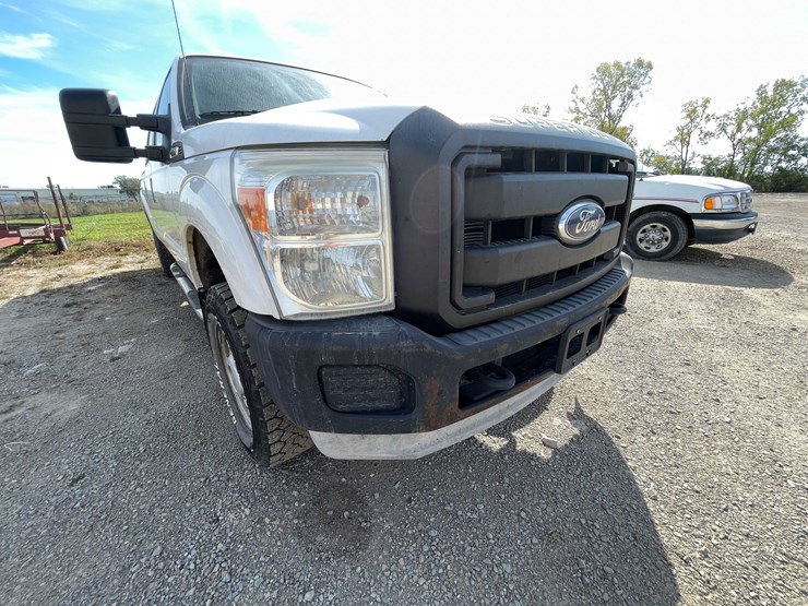 2011-ford-f250-xl-image-15