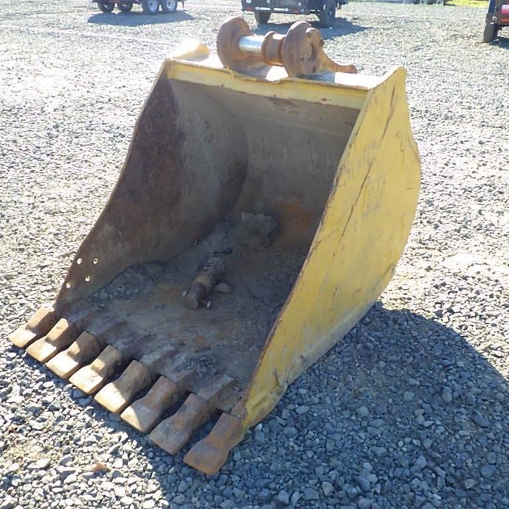 CAT Excavator Bucket 42"/Attachment