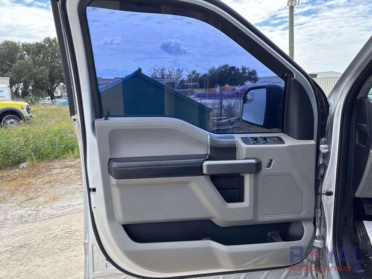 2017-ford-f150-image-11