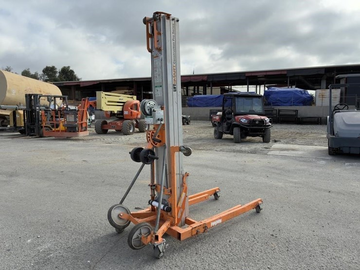 2011-lift-smart-mlc-18-material-lift-image-3
