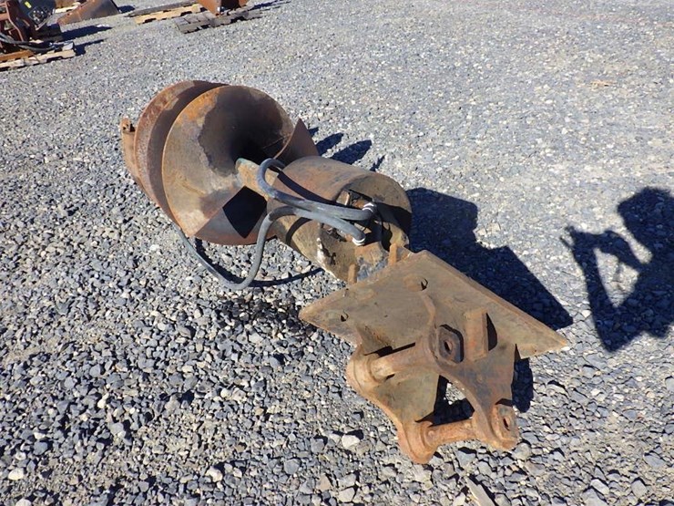 cat-hydraulic-excavator-auger-attach.-image-4