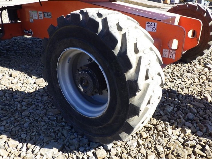 2012-jlg-400s-image-10