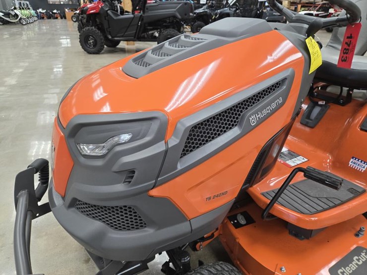 #1783-•-husqvarna-ts-242xd-lawn-mower-image-9