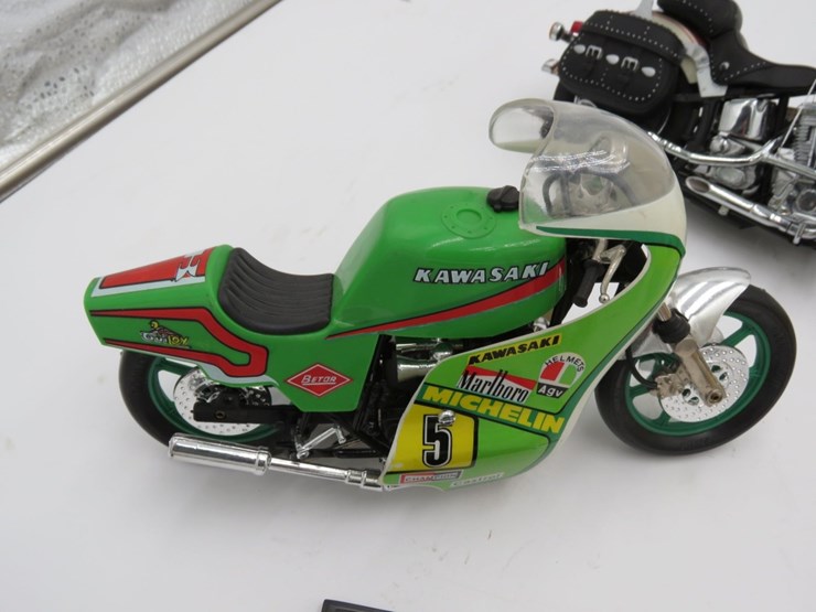 toy-motorcycle-grouping-image-6