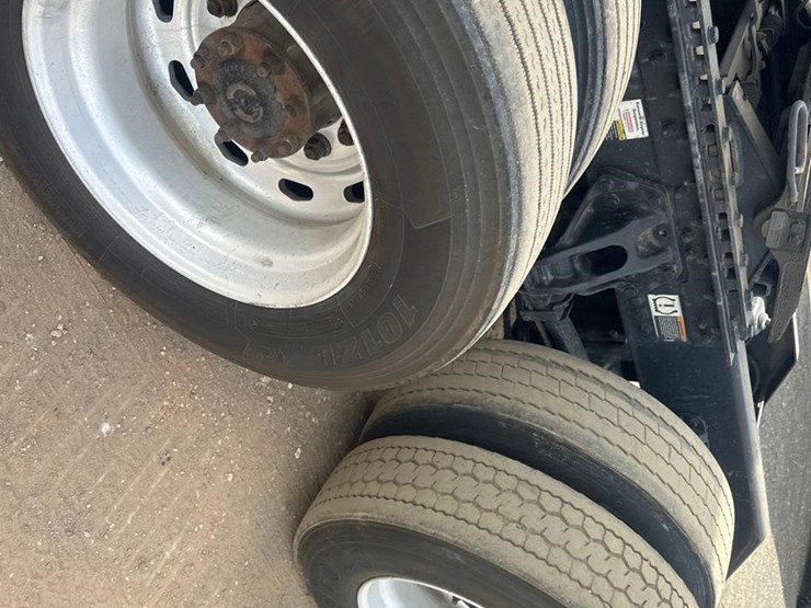 2019-kenworth-t680-image-11