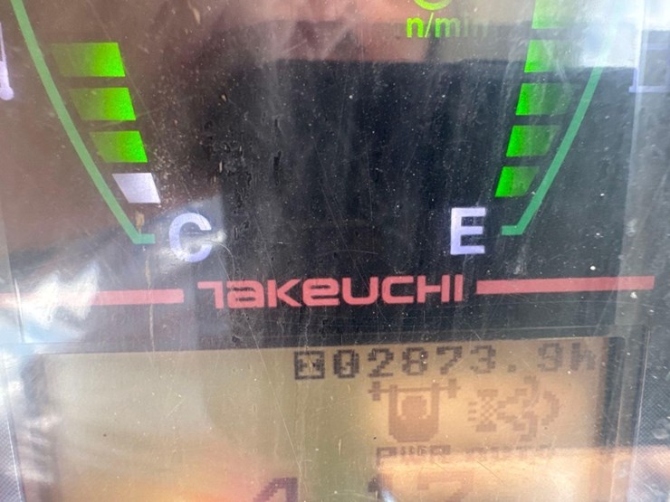 takeuchi-tb240-image-34