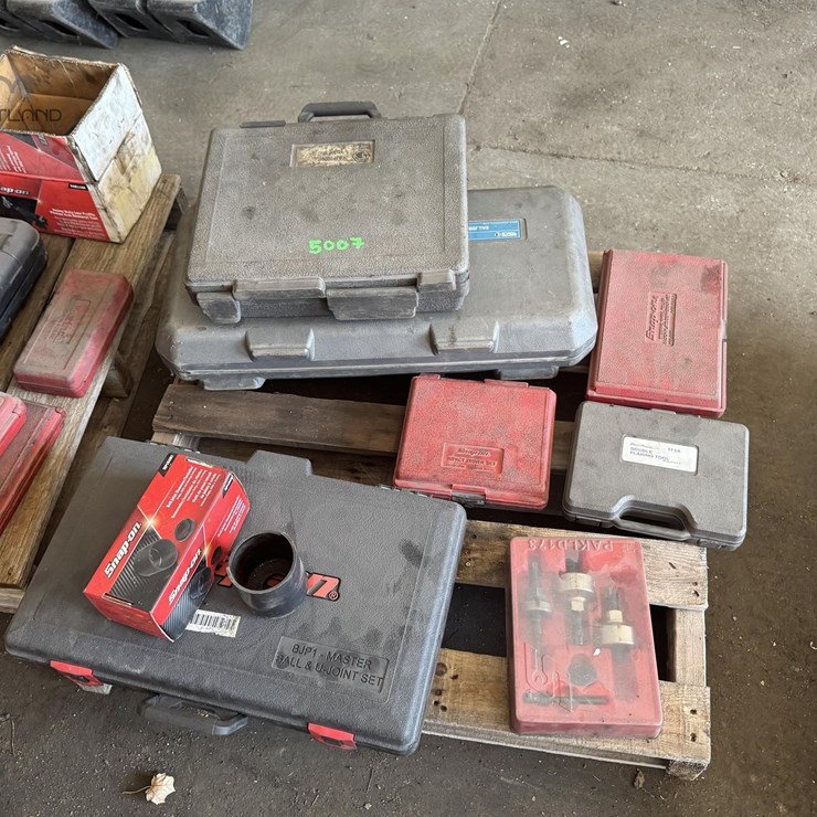 LOT OF ASSORTED MECHANIC TOOL SETS LOT OF ASSORTED MECHANIC TOOL SETS