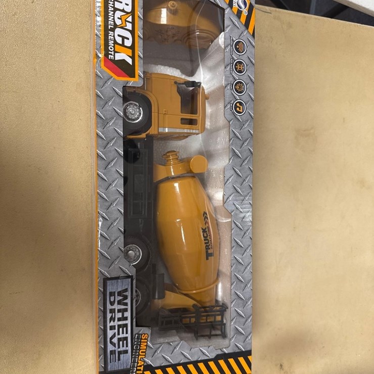 UNUSED TOY REMOTE CONTROLLED CEMENT TRUCK