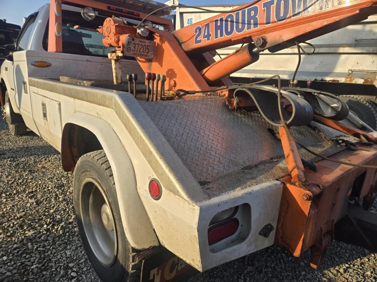 2003-ford-f550-image-16