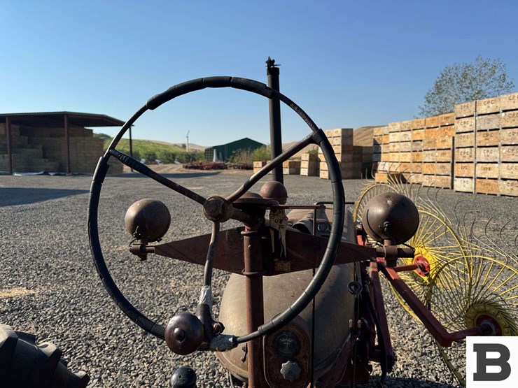 1942-farmall-model-"h"-tractor-image-39