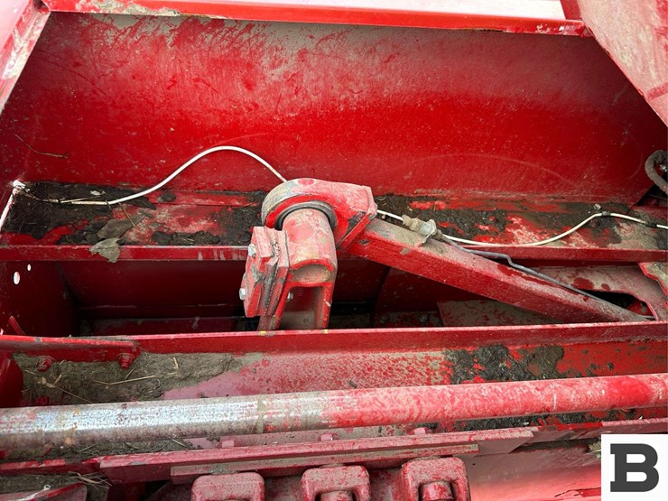 2008-new-holland-580-image-24