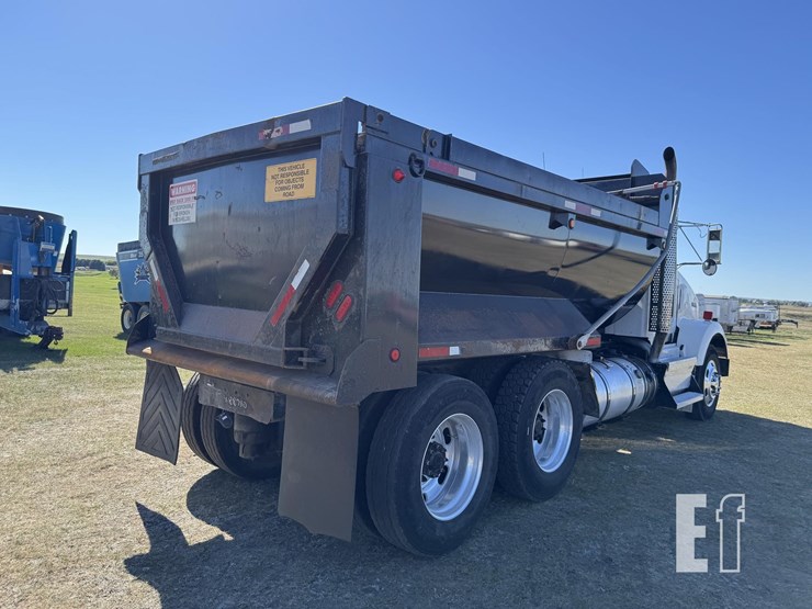 2011-kenworth-t800-image-3