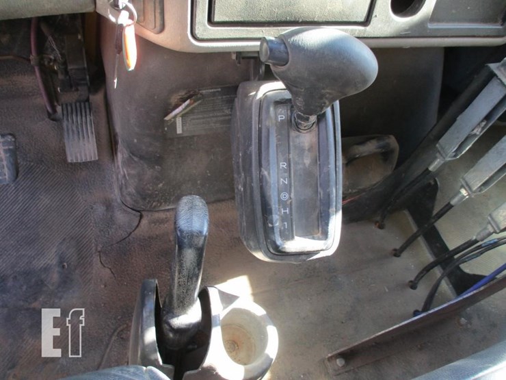 2011-international-durastar-4300-image-9