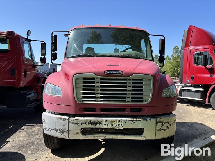 2006-freightliner-m2-truck-tractor-image-2