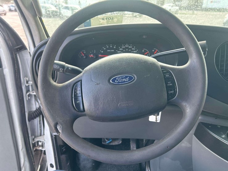 2008-ford-e150-image-15