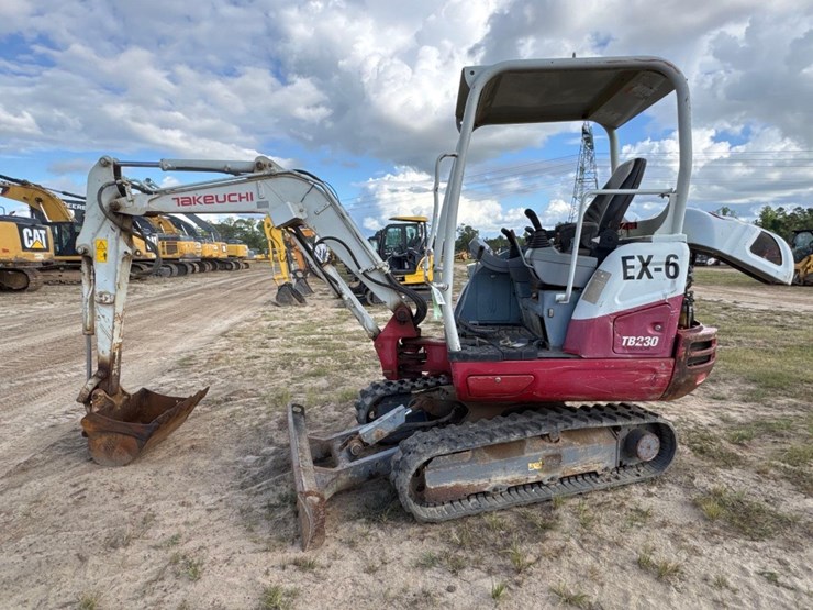 takeuchi-tb230-image-3