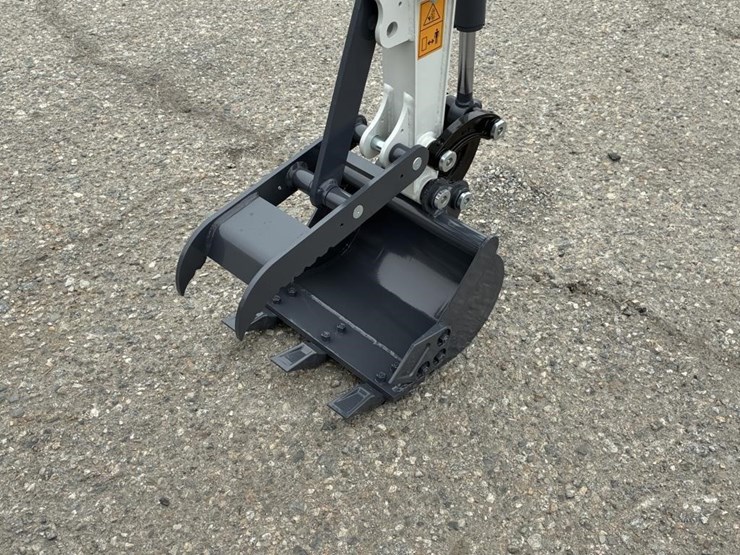 2025-bttl-et15h-6-hydraulic-excavator-image-7
