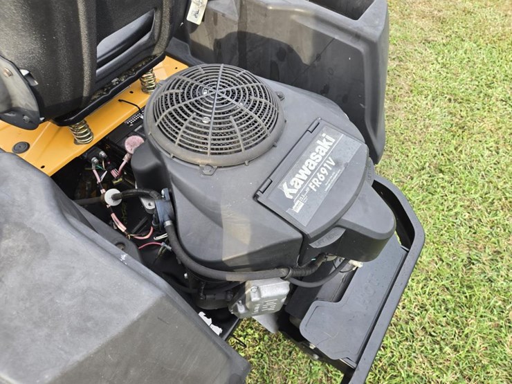 #2867-•-2017-cub-cadet-rztlx-zero-turn-mower-image-7