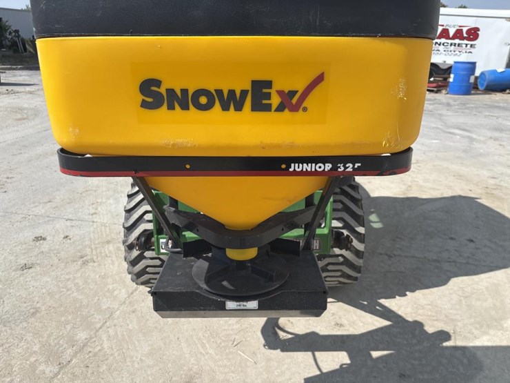 john-deere-1025-image-39