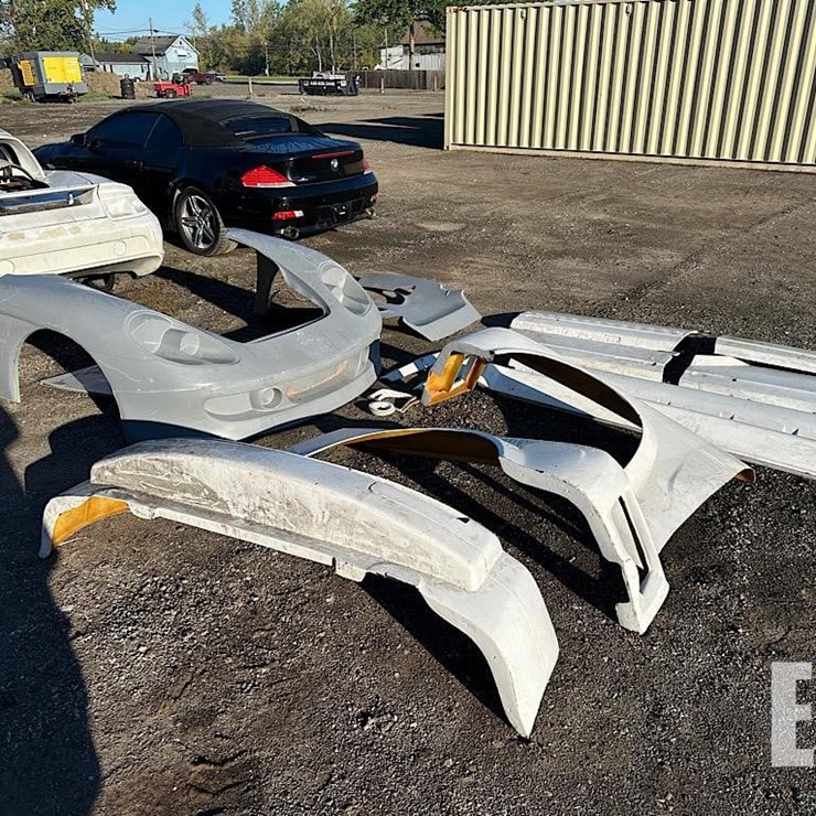 PORSHCE FIBERGLASS BODY PANELS